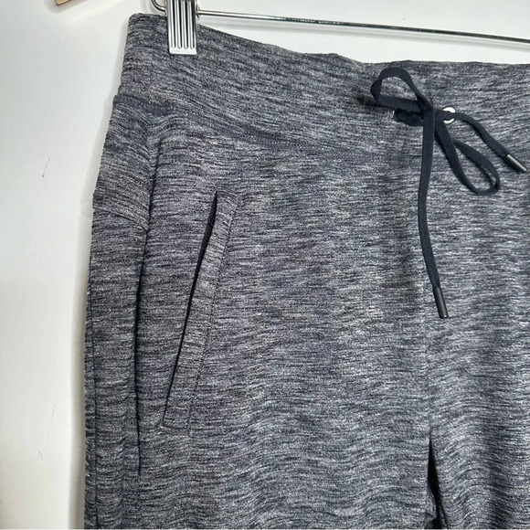 Athleta Black Heather Metro Street Zipper Ankle Joggers Size Small - Picture 4 of 11